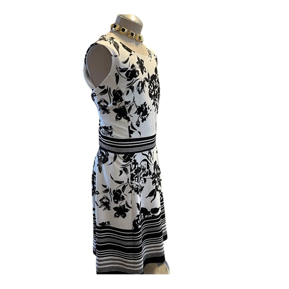 Lane Bryant Women’s Black White Skater Dress Size 26/28 - Picture 3 of 13